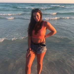 Meet your Posher, Ella